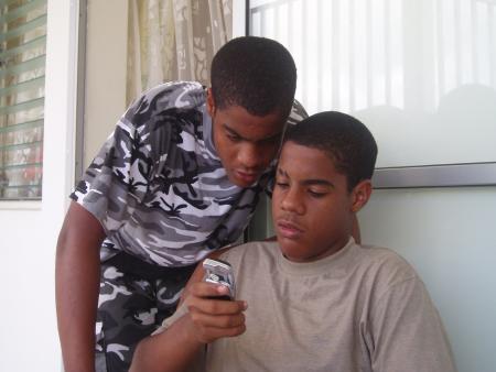 les jumeau toujours dans un portable